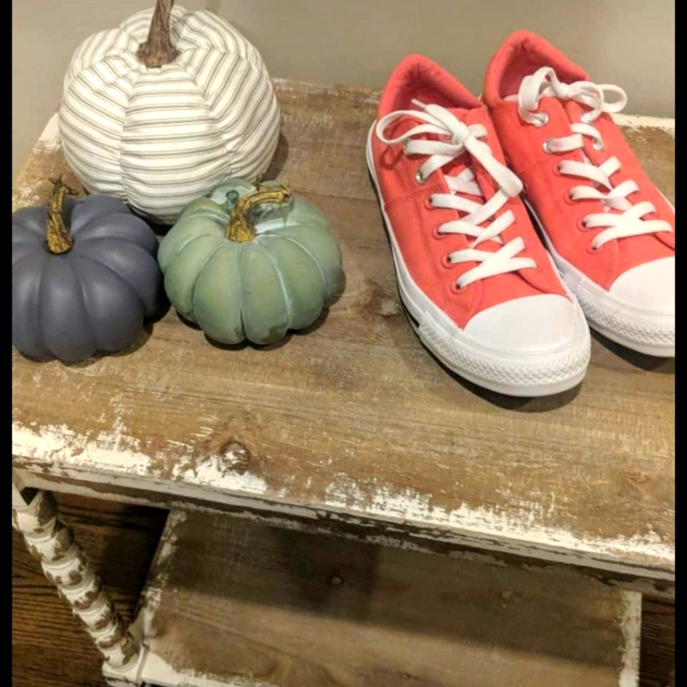 Women's Converse Sneakers - Red